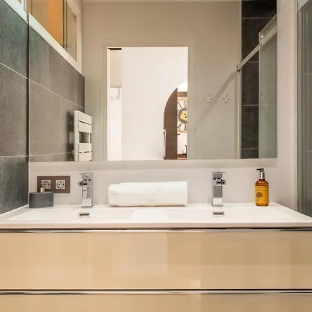 Bright 2bedroom 15min Walk To The Palais Cannes